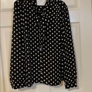 Black & Tan Polka dot button front loose Bow tie